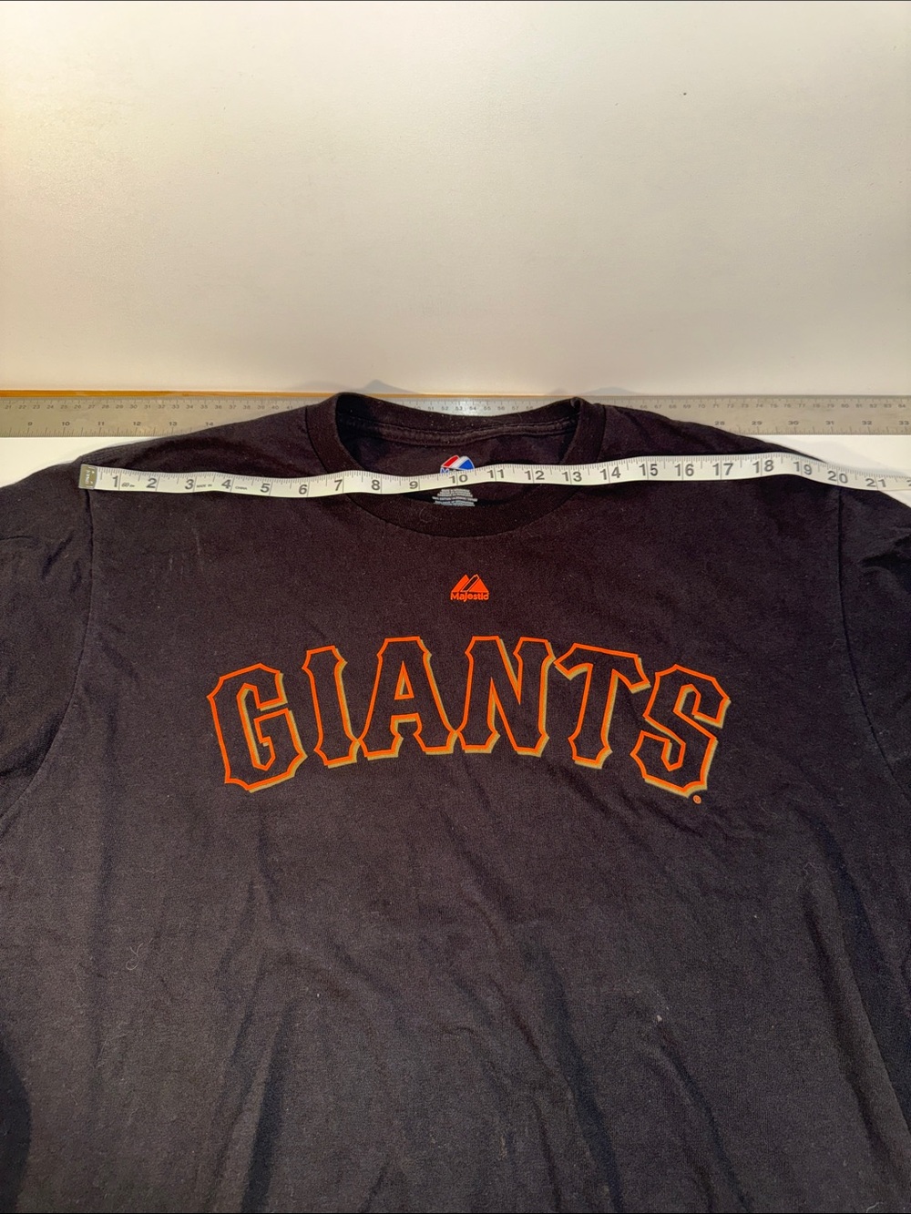 Majestic Black Short-Sleeve Tee with Orange 'GIANTS' Chest Logo, Willie Mays - Picture 6 of 6